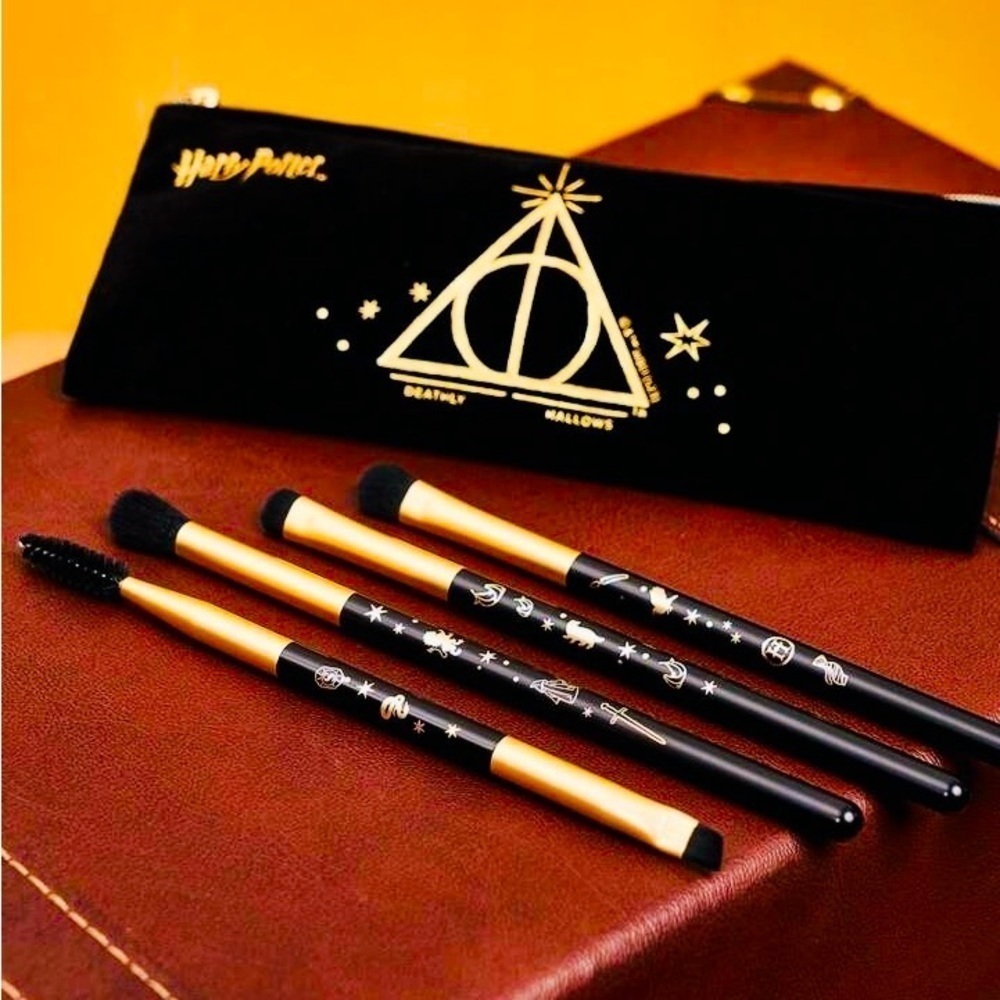 Harry Potter Black Gold Cosmetic Brush Set With Case